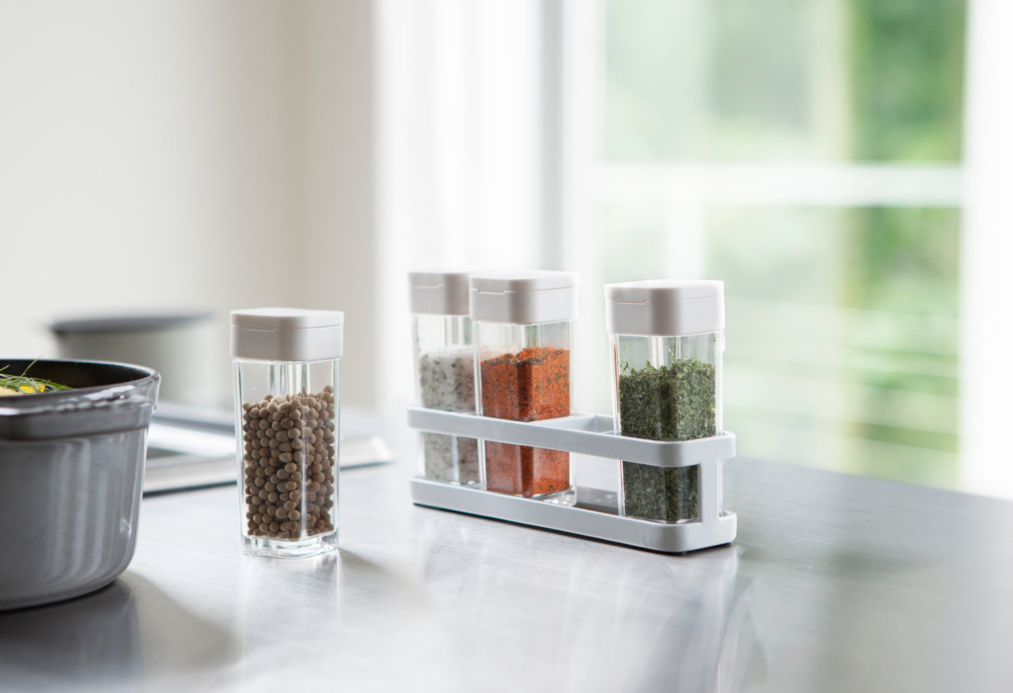 Spice Rack with 4 Shakers