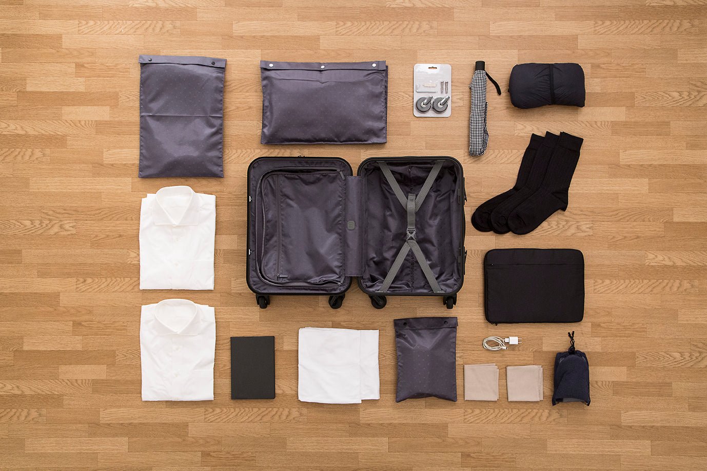 Plus Minus Zero Suitcase - Size: S