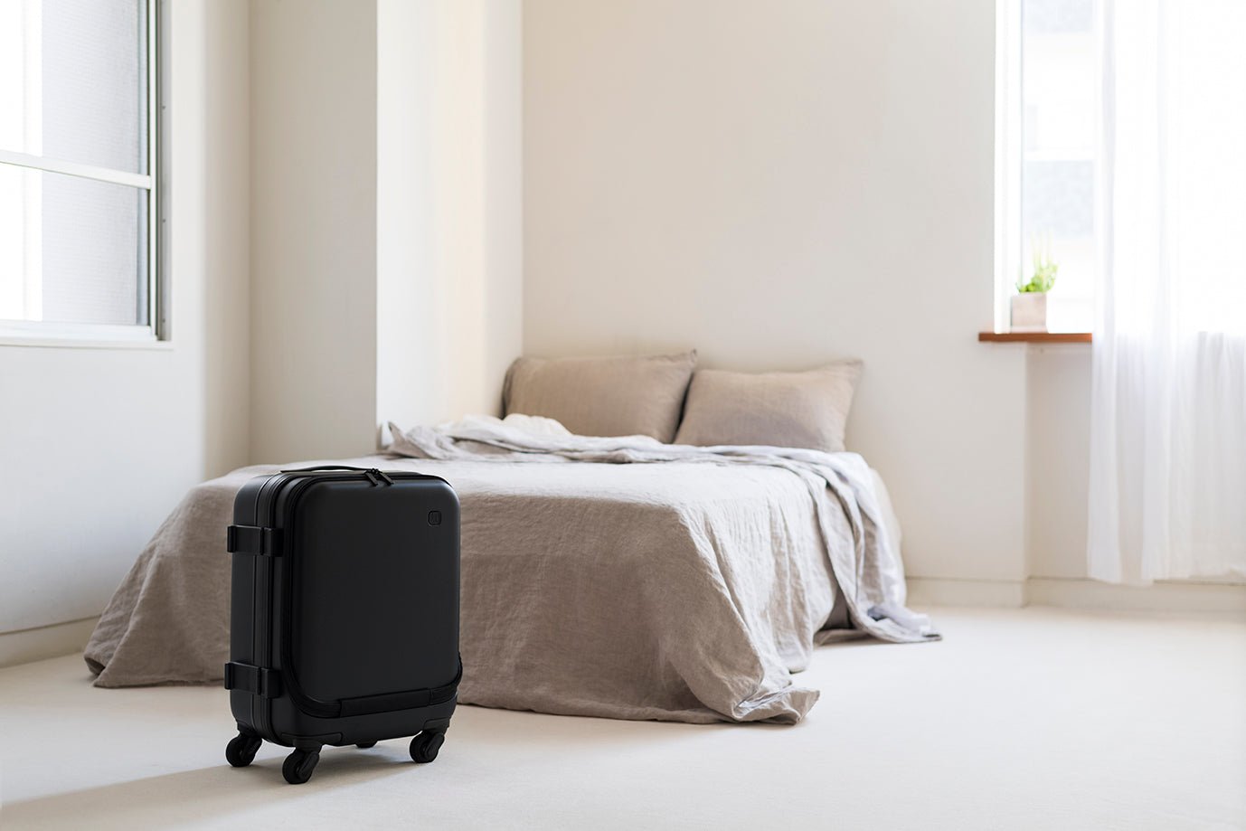 Plus Minus Zero Suitcase - Size: S